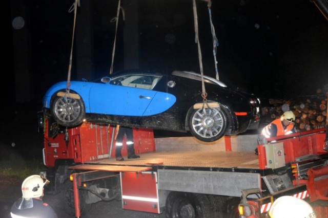 Đây có lẽ là một trải nghiệm không bao giờ quên được của chủ nhân siêu xe này, rất may là chiếc xe không bị lật úp khi tai nạn. Người lái chiếc xe cũng không gặp phải thương tổn nào nghiêm trọng và vẫn tỉnh táo cung cấp được vị trí chiếc xe cho cảnh sát và lực lượng cứu hộ. 