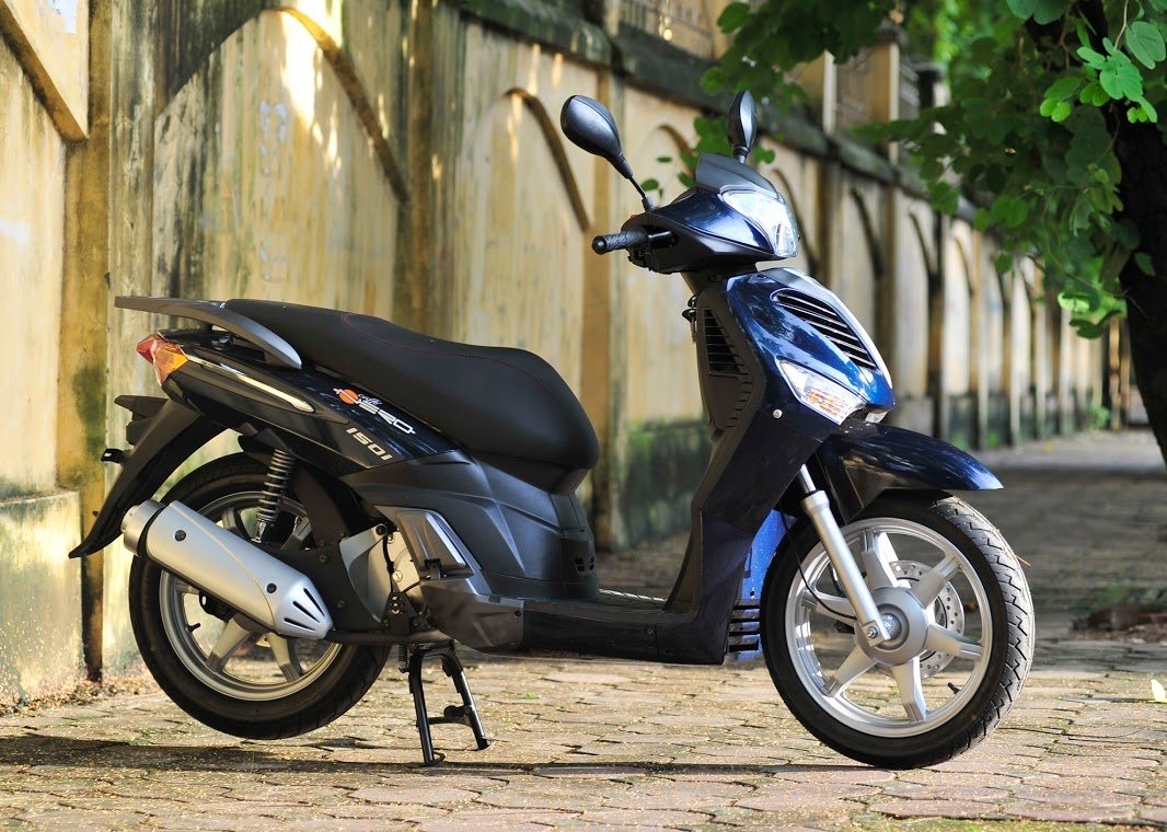 Can canh Benelli Caffe Nero - doi thu moi cua Honda SH hinh anh