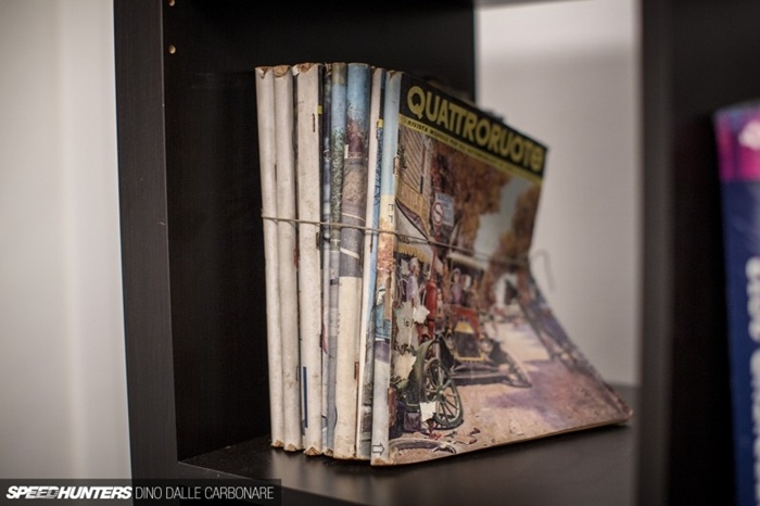 Sách cũ về thiết kế ô tô có vẻ được trân trọng tại đây. Như mấy cuốn sách này đều có từ đầu thế kỷ 20.