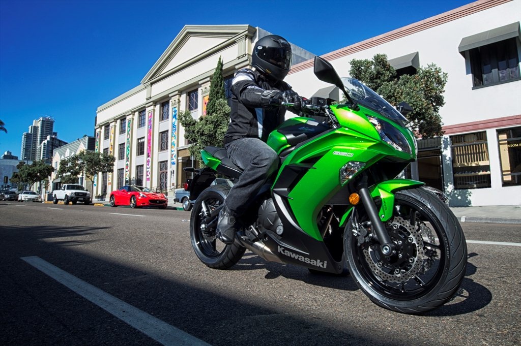 Kawasaki gioi thieu loat mo to moi cho nam 2015 hinh anh