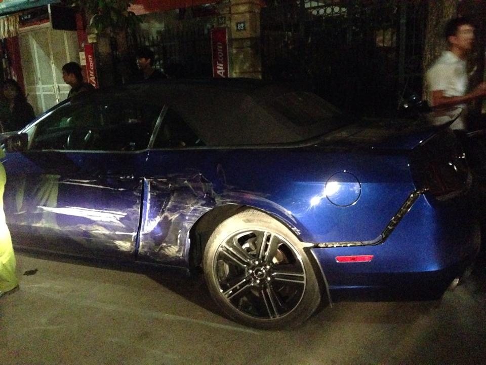 Ford Mustang mui tran doc nhat Ha Noi gap nan hinh anh