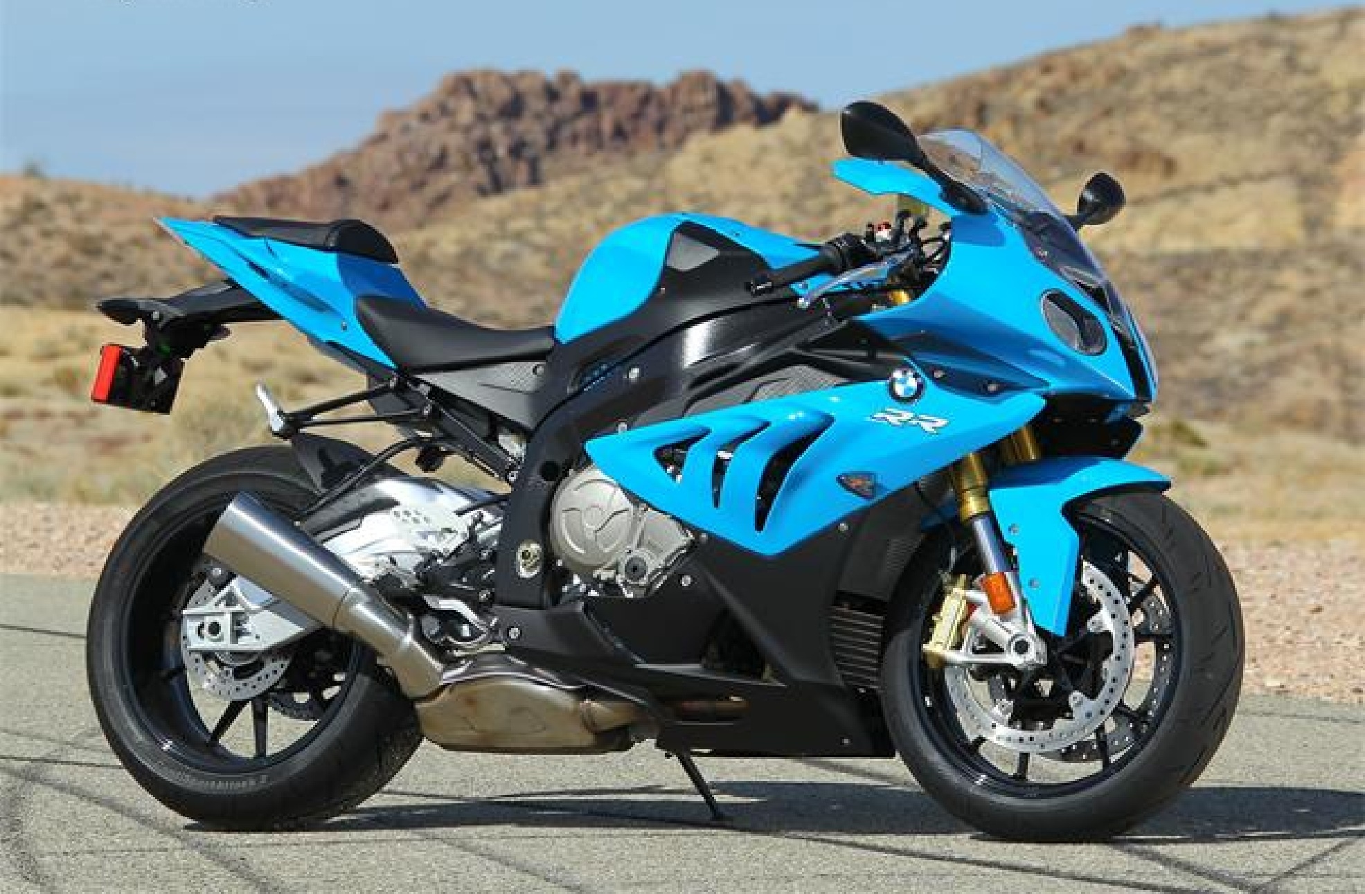 Sieu mo to BMW S1000RR 2015 mang suc manh 200 ma luc hinh anh