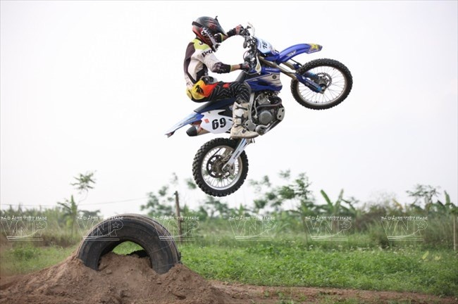 Niem dam me choi moto dia hinh cua gioi tre Ha Noi hinh anh