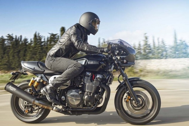 Phiên bản XJR1300 Racer với kiểu dáng mang phong cách cafe racer.