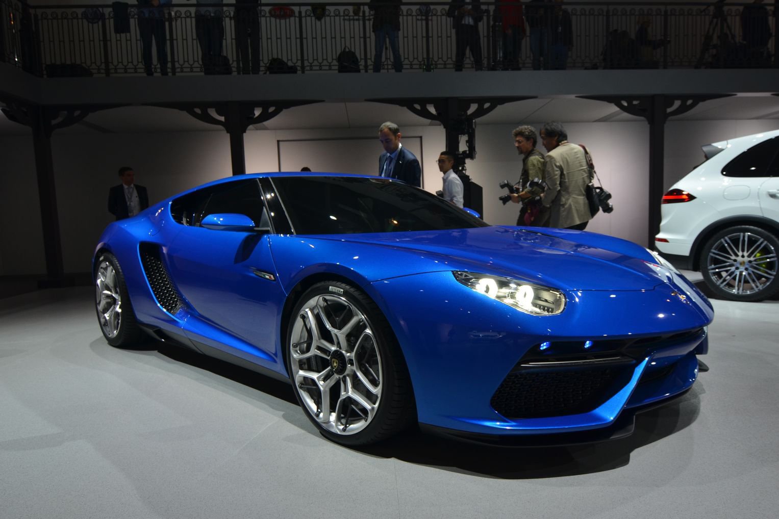 Lamborghini trinh lang sieu xe concept manh me nhat hinh anh