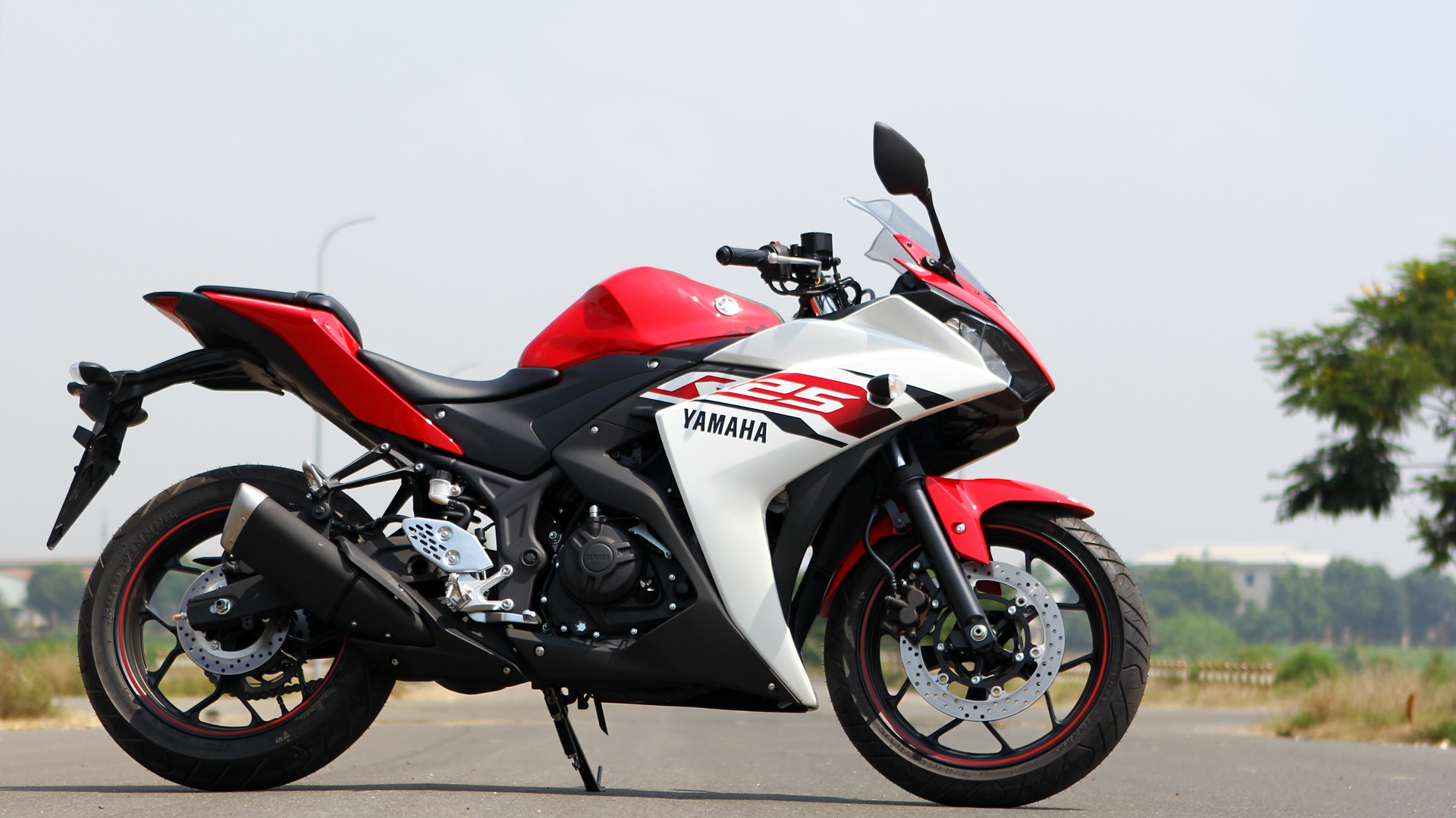 Yamaha R25 nhận được sự quan tâm của nhiều biker trên thế giới.