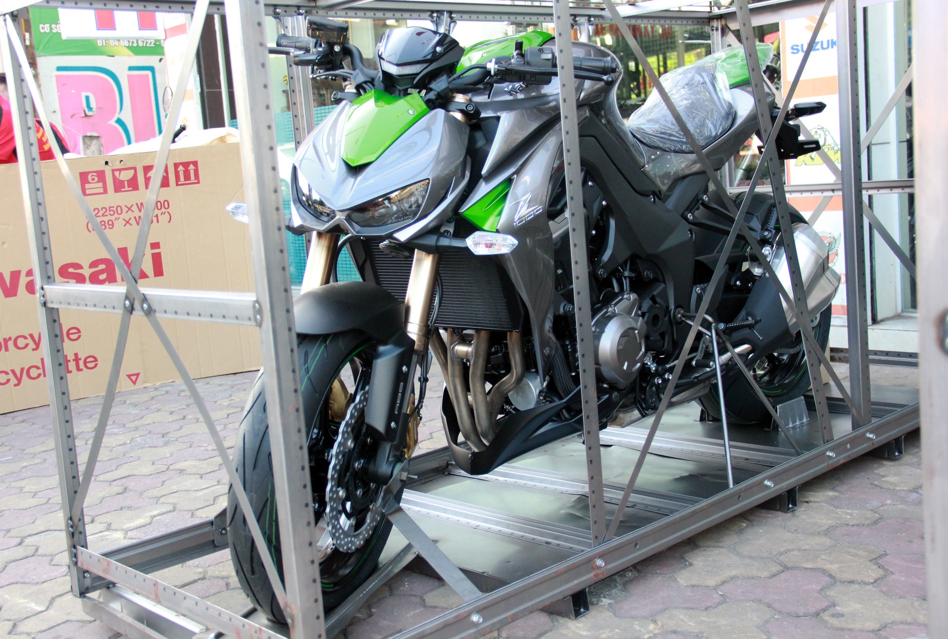 Kawasaki Z1000 2014 chau Au gia 25.000 USD tai Ha Noi hinh anh