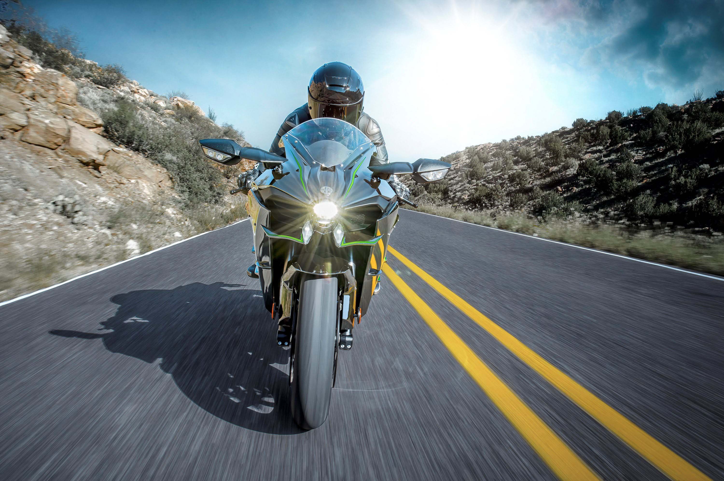 Kawasaki Ninja H2 co suc manh tu 197 ma luc, gia 25.000 USD hinh anh