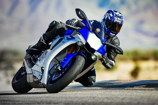 Tuy nhiên, sự thay đổi mạnh mẽ nhất trên Yamaha YZF-R1 2015 chính là việc thay đổi ở hệ thống điện tử. Một loạt trang bị an toàn tiên tiến như chống bó cứng phanh, kiểm soát độ bám đường, chống trượt bánh, chống nhấc bánh… đều xuất hiện ở R1 thế hệ mới. 