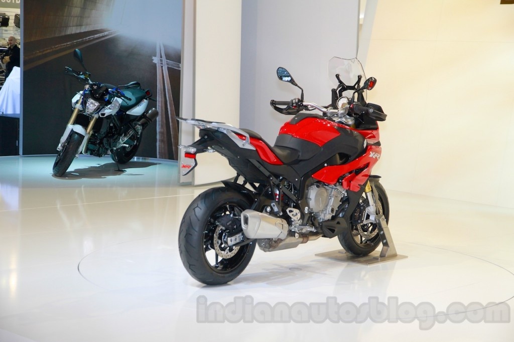 Cung cấp sức mạnh cho xe là khối động cơ 4 xi-lanh thẳng hàng, dung tích 999 phân khối, mang lại công suất 160 mã lực tại 11.000 vòng/phút và mô-men xoắn cực đại 112 Nm tại 9.250 vòng/phút. 