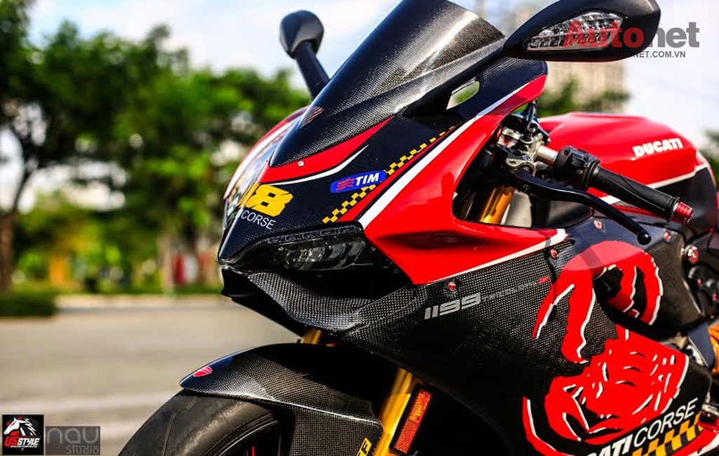 Động cơ Superquado cấu tạo như một thành phần của hệ thống khung sườn xe, cùng với gắp (càng) sau được làm từ hợp kim nhôm cứng và chắc chắn giúp 1199S Panigale giảm được trọng lượng 5 kg, bình xăng nhôm giúp Tricolore giảm thêm được 1,9 kg.