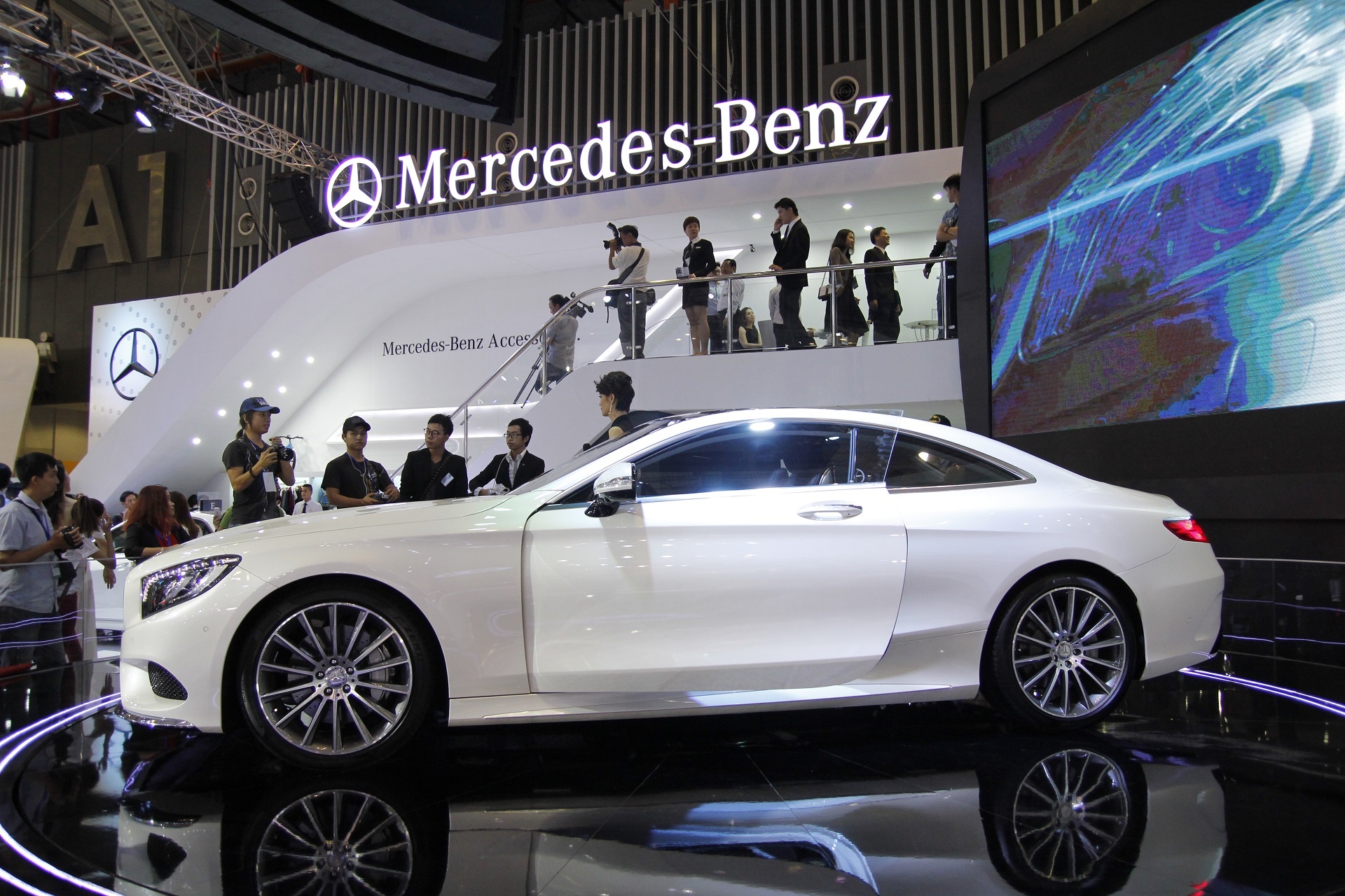 Mercedes S500 Coupe 4Matic co mat tai Vietnam Motor Show 2014 hinh anh