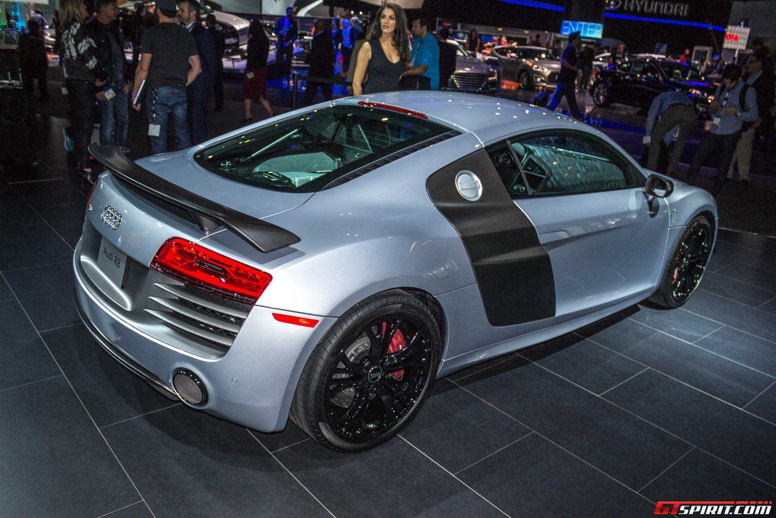 Theo đại diện của Audi, R8 Competition có thể đặt hàng vào ngay trong tháng 11 này, thời gian giao hàng dự kiến vào đầu năm 2015. Audi R8 Competition chỉ được sản xuất với số lượng 60 chiếc, dành cho thị trường Mỹ. 