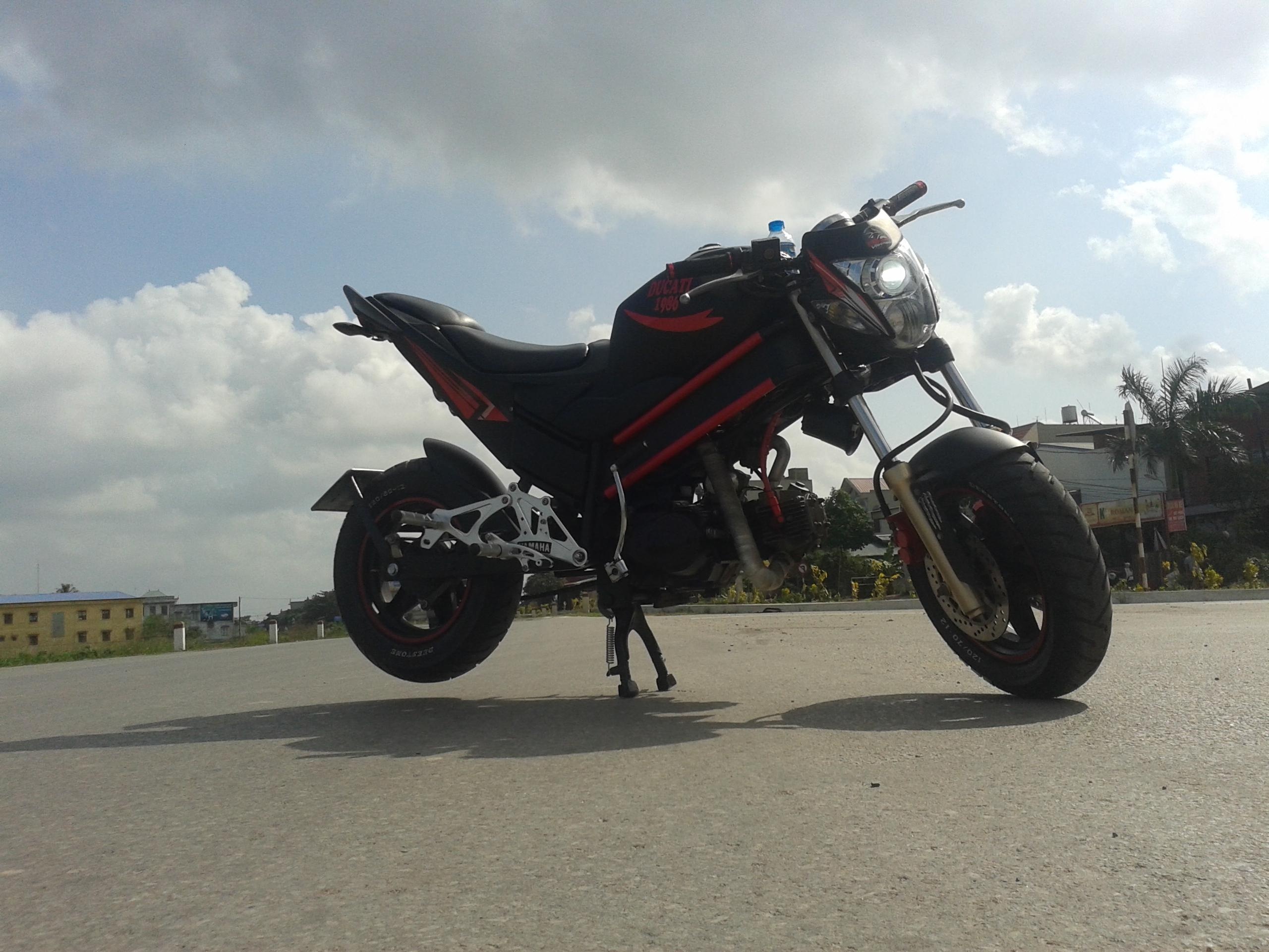 Chi tiet mau xe do phong cach Ducati tai Hai Duong hinh anh
