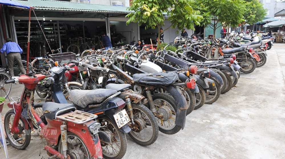 Kho xe co hang tram chiec tai Ha Noi hinh anh