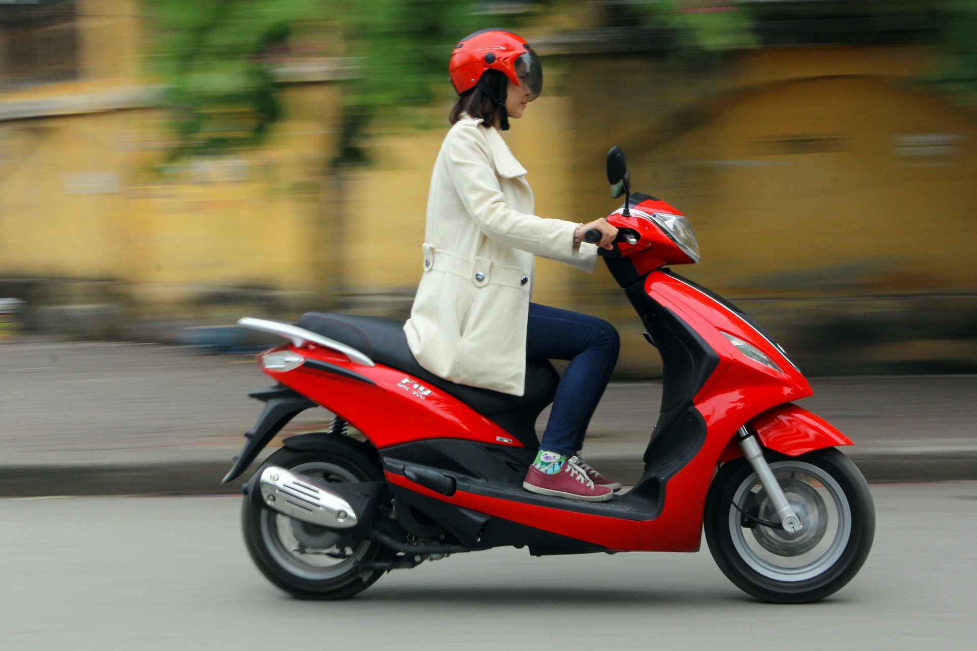 Thiết kế yên xe mới mang lại tư thế ngồi lái thoải mái. 