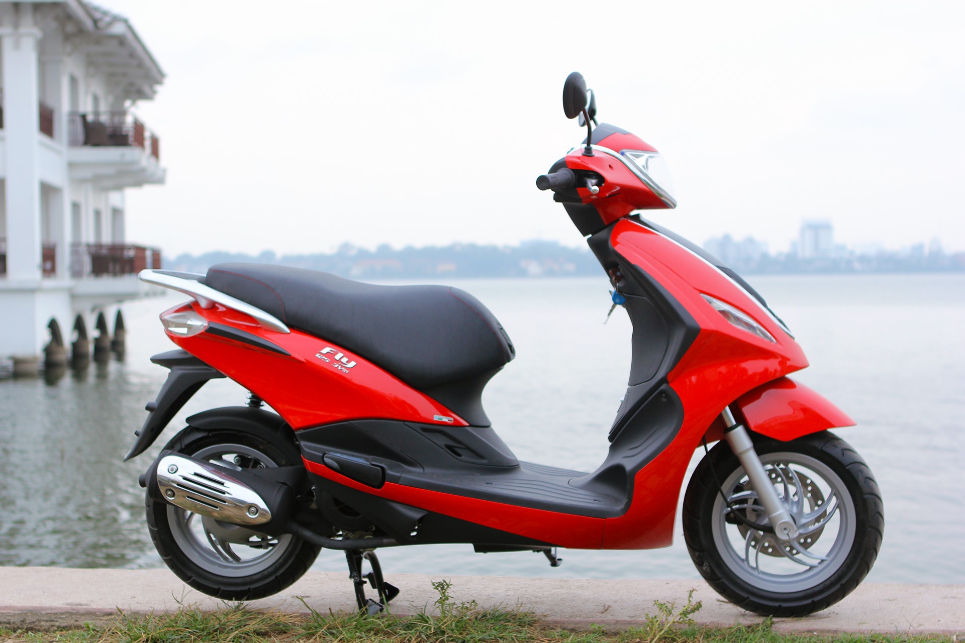 Can canh Piaggio Fly tiet kiem nhien lieu moi ra mat hinh anh