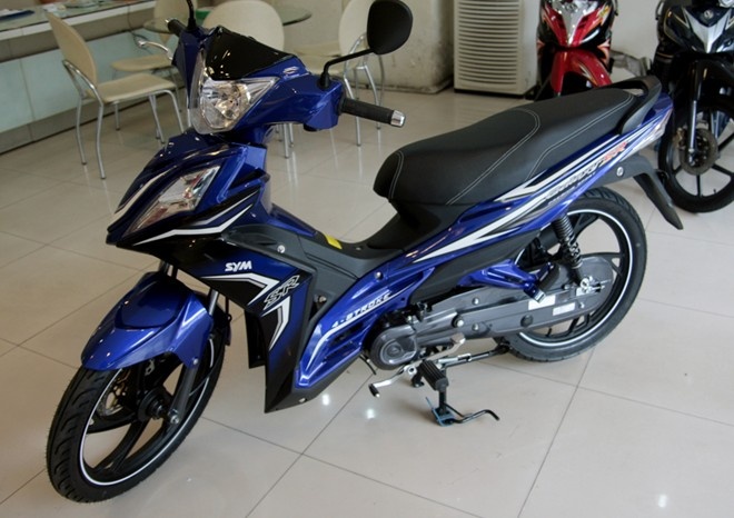 Galaxy 110 có thiết kế khá giống với Exciter của Yamaha. Ảnh: Hân Nguyễn.