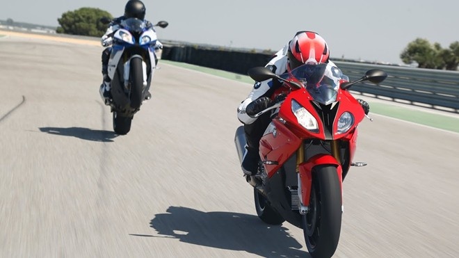 BMW S1000RR 2015 co gia ban hon 21.000 USD hinh anh