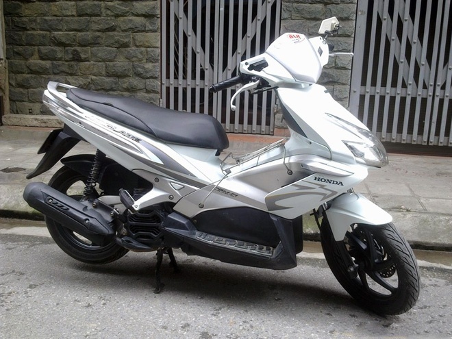 Honda Air Blade 110 Fi cu ban gia tuong duong xe moi hinh anh