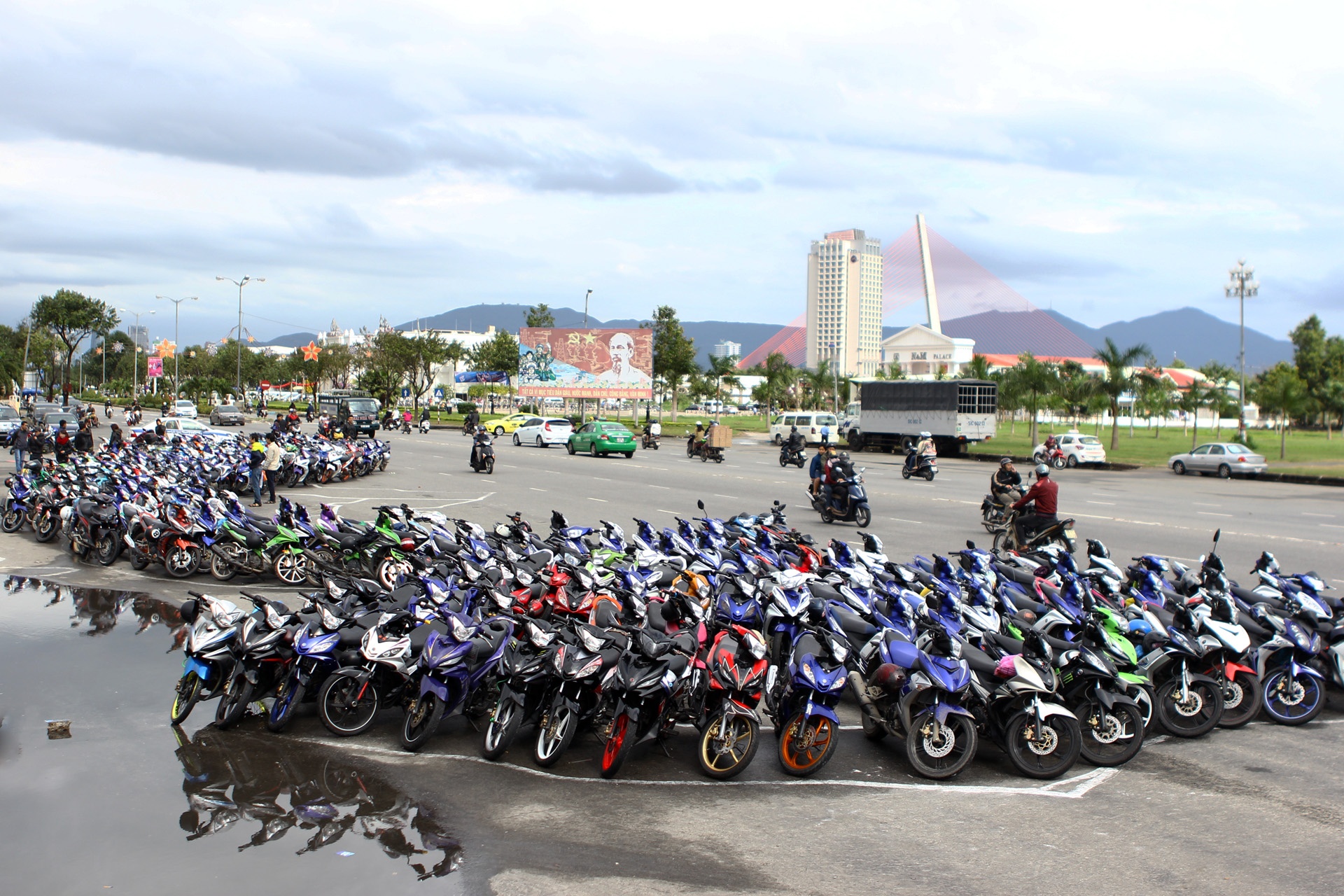 “Đại hội Exciter toàn quốc 2015” do Yamaha Việt Nam tổ chức trong 2 ngày 10-11/1 tại thành phố Đà Nẵng, với sự tham gia của rất nhiều biker trên mọi miền đất nước. Có câu lạc bộ chơi xe Exciter ở rất xa nơi tổ chức sự kiện như Hà Nam, Hà Nội, TP. Hồ Chí Minh… cũng đã góp mặt.