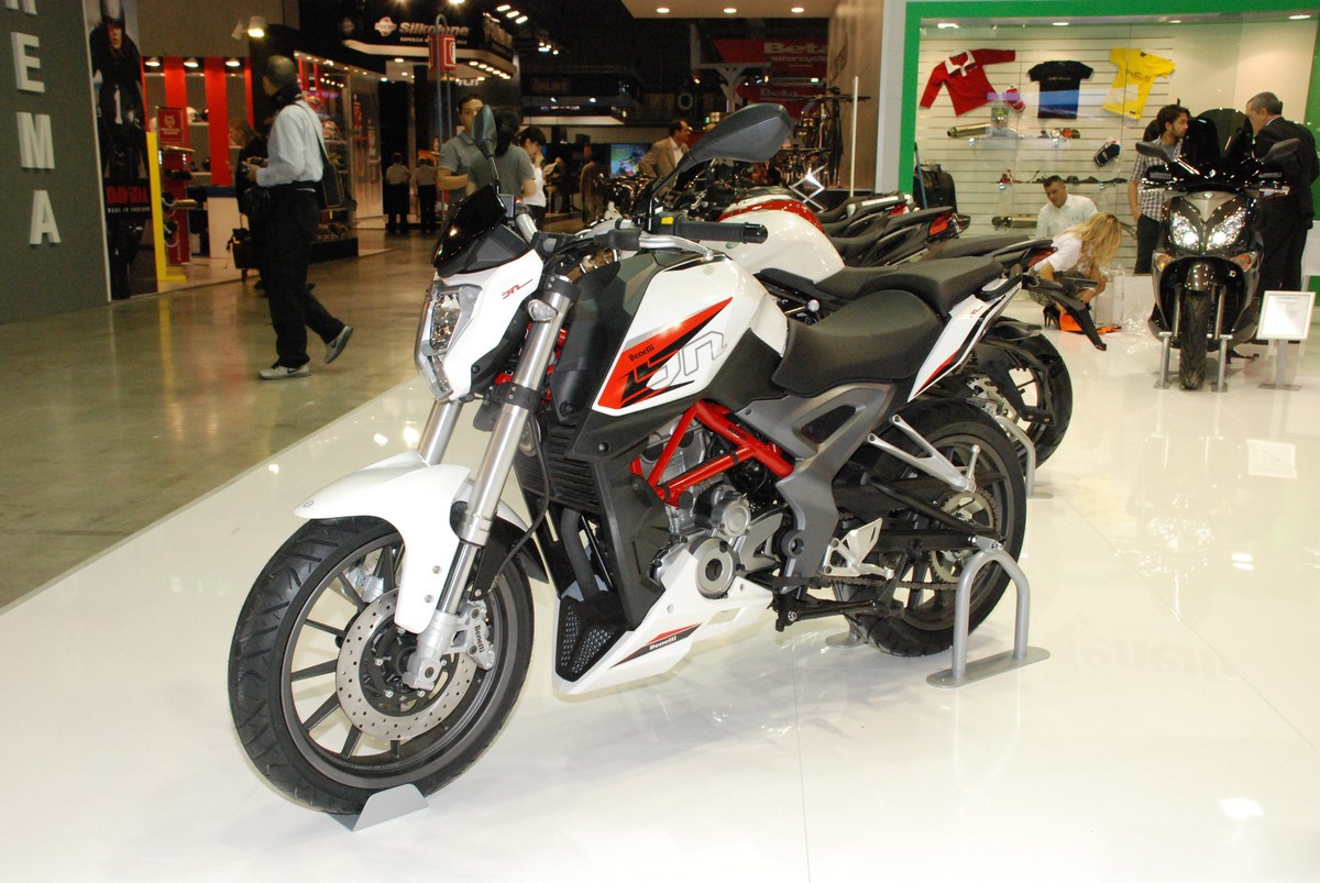 Benelli BN251 được giới thiệu lần đầu tiên tại triển lãm xe quốc tế EICMA 2014 diễn ra ở Ý.