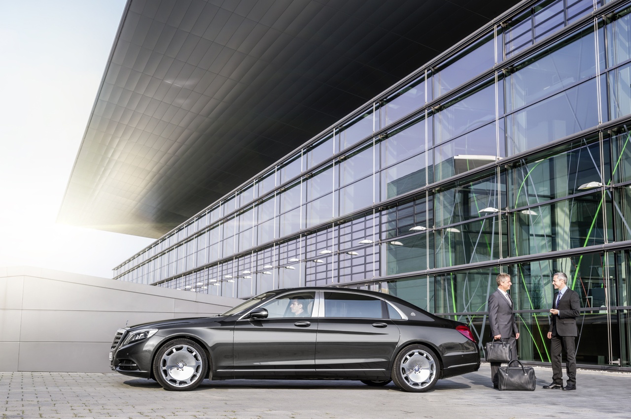 Mercedes-Maybach S600 gia tu hon 190.000 USD hinh anh