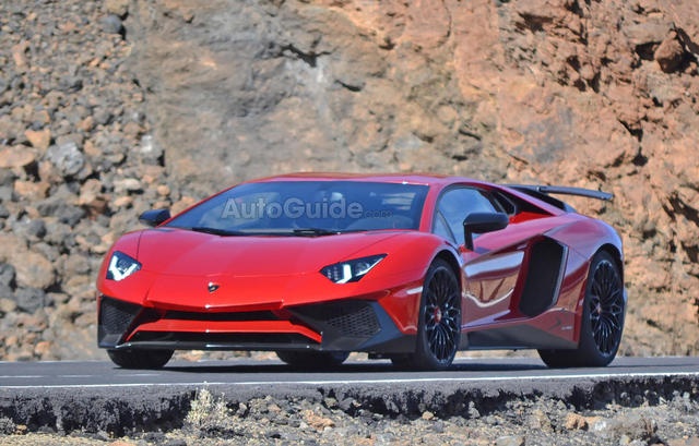 Hình ảnh chạy thử siêu xe Lamborghini Aventador SV.