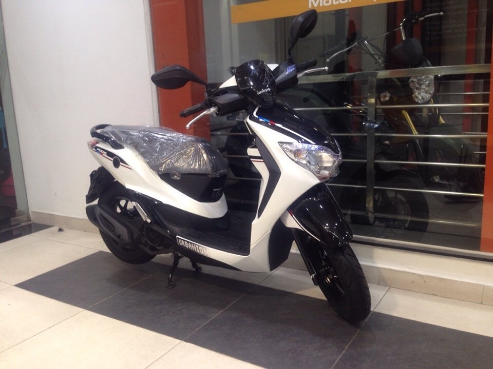 Honda Moove mới được nhập khẩu từ Thái Lan về Hà Nội. Ảnh: C.N