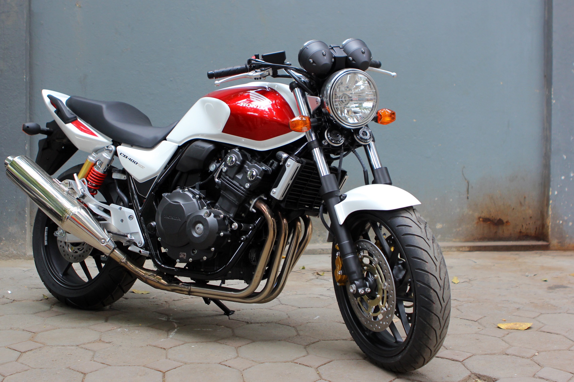 Can canh Honda CB400 Super Four gia hon 300 trieu tai Ha Noi hinh anh