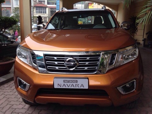 Can canh Nissan Navara the he moi tai Ha Noi hinh anh