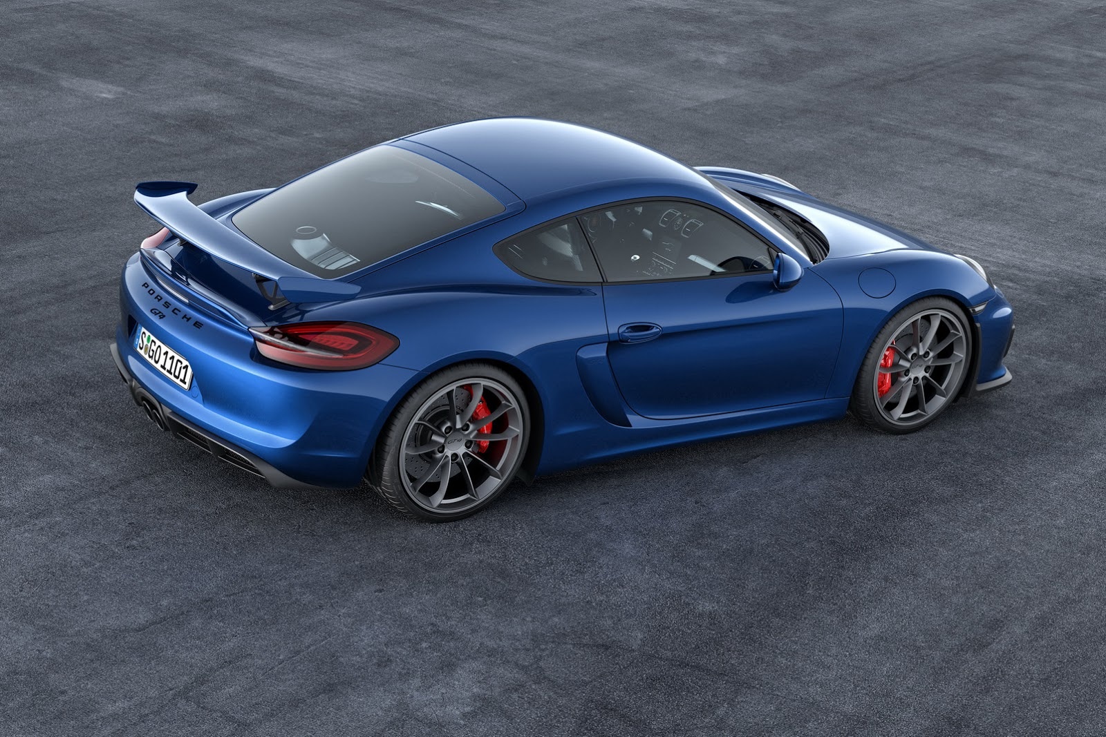 Porsche trang bị cho Cayman GT4 hộp số sàn 6 cấp. Trong khi đó, tùy chọn hộp số tự động không được cung cấp trên mẫu xe thể thao này. Sức mạnh, sinh ra từ khối động cơ đặt giữa, được truyền ra bánh sau. Theo công bố từ Porsche, Cayman GT4 có khả năng tăng tốc từ 0-62 km/h trong vòng 4,4 giây và có thể đạt vận tốc tối đa 183 km/h. 