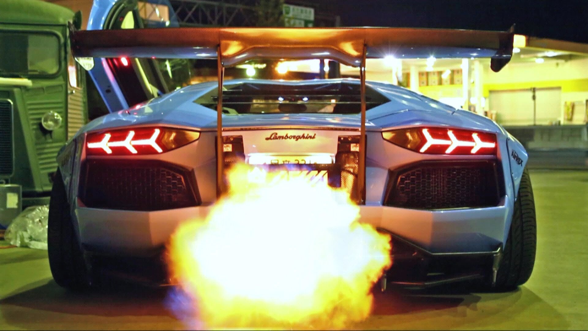 Nhung man khac lua an tuong cua Lamborghini Aventador hinh anh