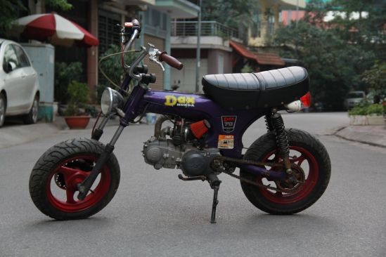 Tốn công tốc sức, tốn tiền bạc như thế nhưng với anh Thắng việc độ xe không chỉ là trò chơi để tận hưởng một mình. Hơn thế nữa còn phương tiện kết nối với những người bạn cùng đam mê thành một cộng đồng chơi có văn hóa.     Khi được hỏi về lý do tại sao lại chơi dòng minibike, trưởng câu lạc bộ Minibikeclub trả lời với điệu cười “hào sảng” :   “Chơi cái này thì chỉ đơn giản là được thỏa cái thú với xe thôi chứ chẳng có gì to tát cả, anh em chơi để vui , để có cộng đồng, để chia sẻ cho nhau cái thú vui với xe cộ cũng như là chia sẻ đời sống tinh thần hay trong cuộc sống thường nhật với nhau, anh em có thể giúp nhau về nhiều mặt chứ chẳng cứ là phải xe .”