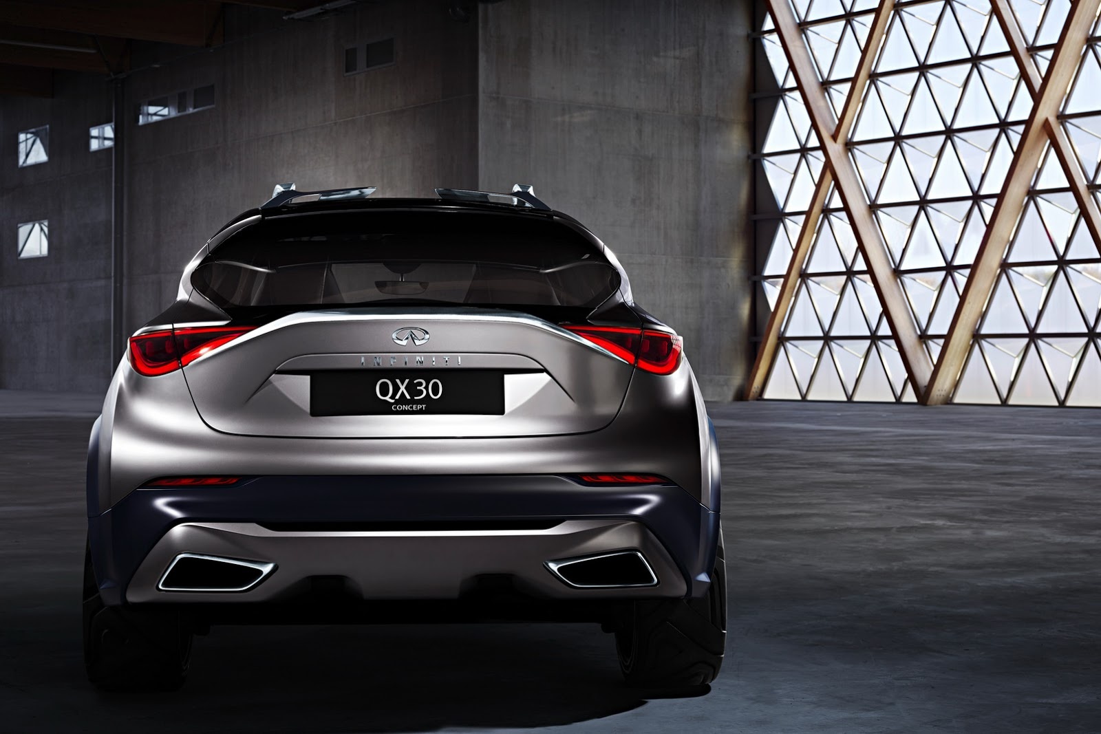 Trong khi đó, QX30 có thể được trang bị nhiều tùy chọn động cơ khác nhau, bao gồm cả máy dầu và động cơ xăng. 