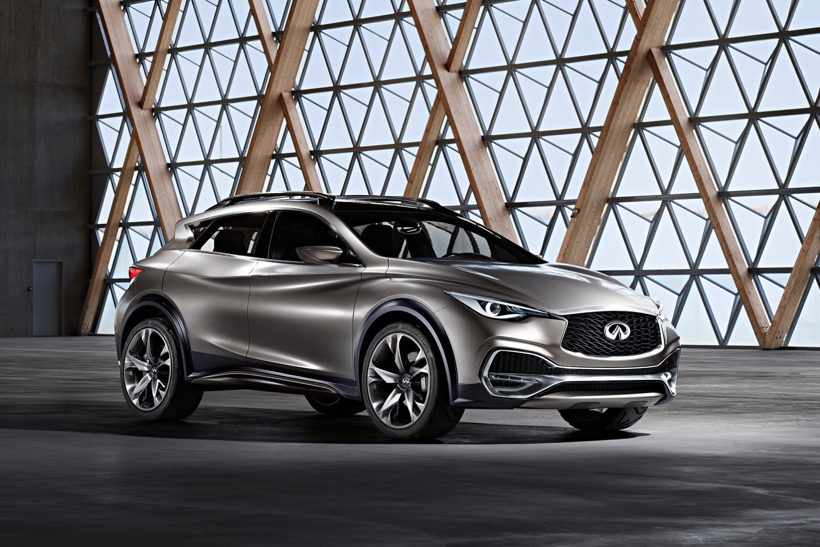 Infiniti gioi thieu ban concept hang sang QX30 hinh anh