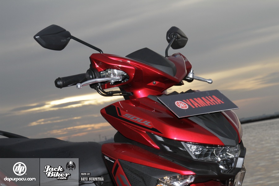 Trong khi đó, cung cấp sức mạnh cho xe là khối động cơ 4 thì, 125 phân khối, xi-lanh đơn, làm mát bằng dung dịch, công suất 9,3 mã lực tại 8.000 vòng/phút và mô-men xoắn cực đại 5.500 vòng/phút. Đặc biệt, động cơ mới được tích hợp công nghệ Blue Core hứa hẹn mang lại mức tiêu hao nhiên liệu ấn tượng hơn. Để thuận tiện cho việc theo dõi mức nhiên liệu, Soul GT125 mới còn được trang bị đèn báo xăng.