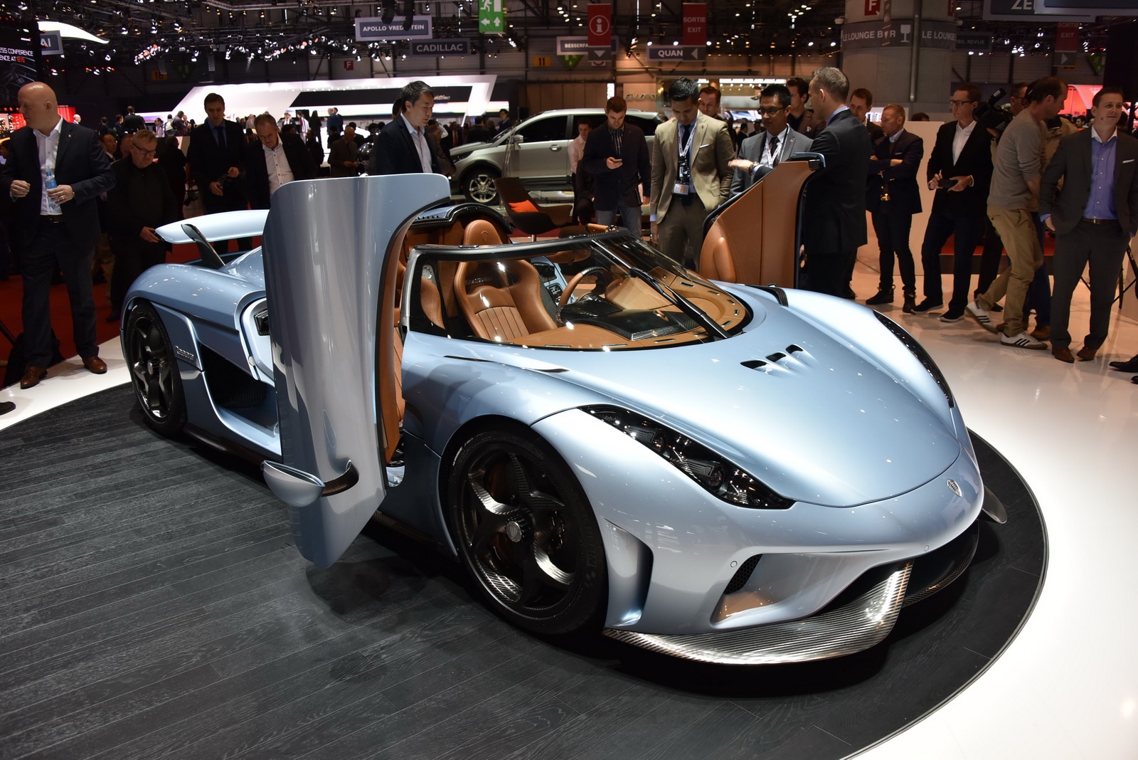 Can canh sieu xe Koenigsegg Regera cong suat 1.520 ma luc hinh anh