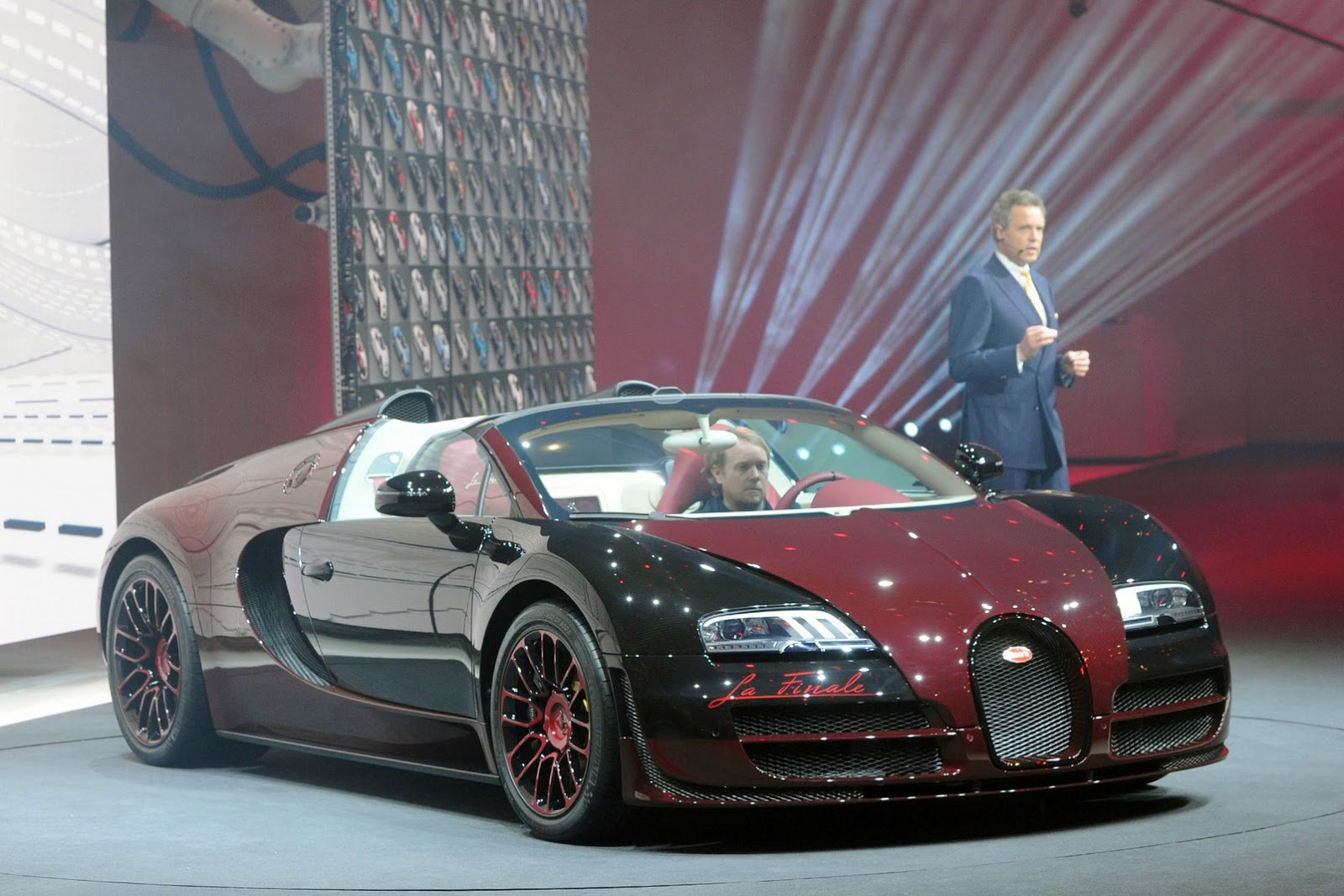 Bugatti Veyron dau tien va cuoi cung xuat hien tai Geneva hinh anh