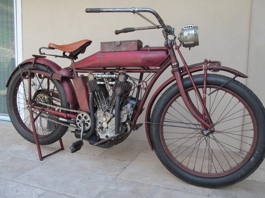 Chiếc xe được tìm thấy giữa thập niên 1980 trong tình trạng khá tồi tệ.