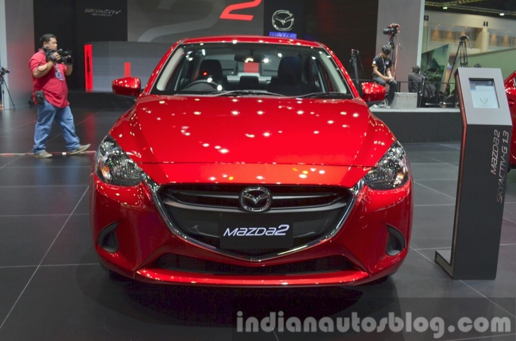 Can canh Mazda2 sedan ra mat tai Thai Lan hinh anh