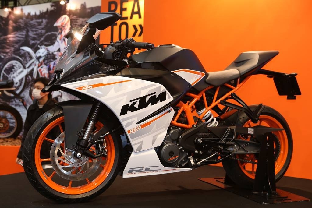 KTM trinh lang bo doi moto 250 phan khoi moi hinh anh