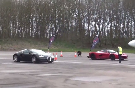 Sieu xe Ferrari LaFerrari hut hoi truoc Bugatti Veyron hinh anh