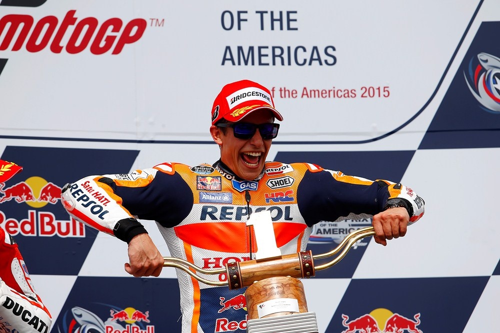 Marc Marquez gianh quan quan chang 2 MotoGP 2015 hinh anh
