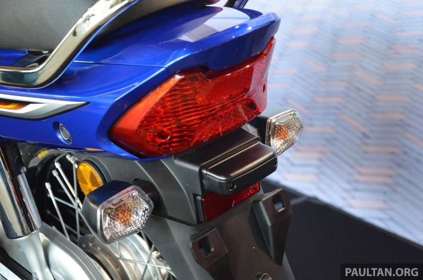 So với phiên bản cũ, EX5 Dream Fi được thiết kế lại đèn pha, bổ sung thêm đường viền mạ chrome. Trong khi đó, cụm đèn hậu và đèn xi-nhan được thiết kế tách biệt. 