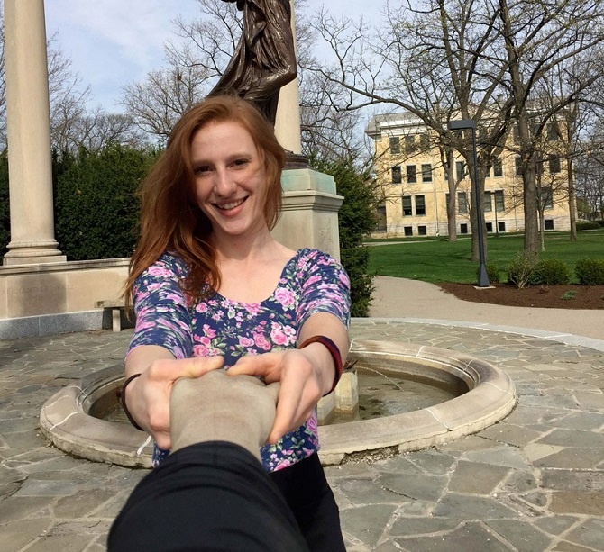 Thiết kế giống hệt bàn tay của một người đàn ông sẽ giúp cho người chụp dễ dàng tạo ra những bức ảnh theo trào lưu 