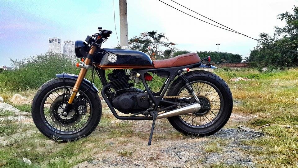 Suzuki GN250 do dang tracker cua tho Sai Gon hinh anh