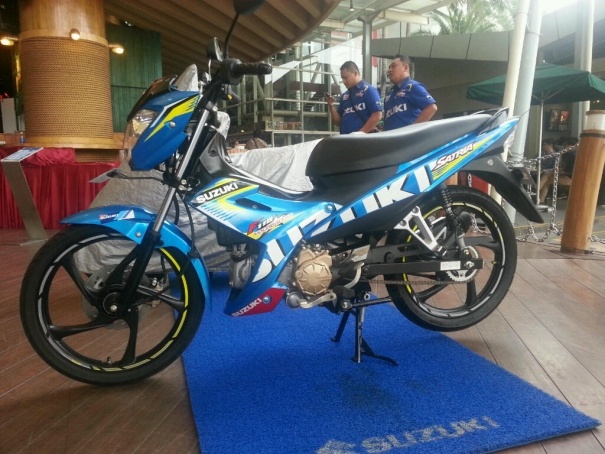 Suzuki ra mat xe so Satria F115 Young Star hinh anh