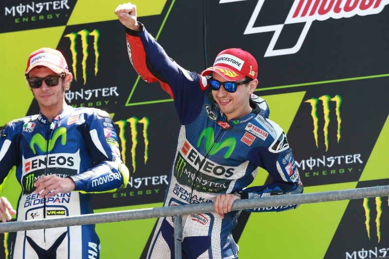 Chang 5 MotoGP: Lorenzo gianh chien thang thu 2 lien tiep hinh anh