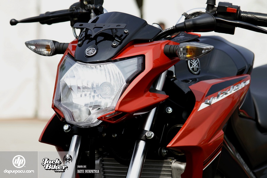 Mặc dù vậy, khối động cơ 4 thì 150 phân khối của V-Ixion Advance vẫn sở hữu sức mạnh 16,3 mã lực.